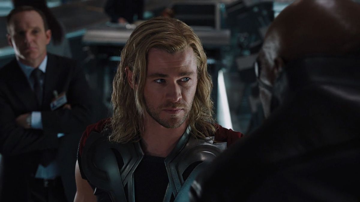 Chris Hemsworth como Thor nos Vingadores
