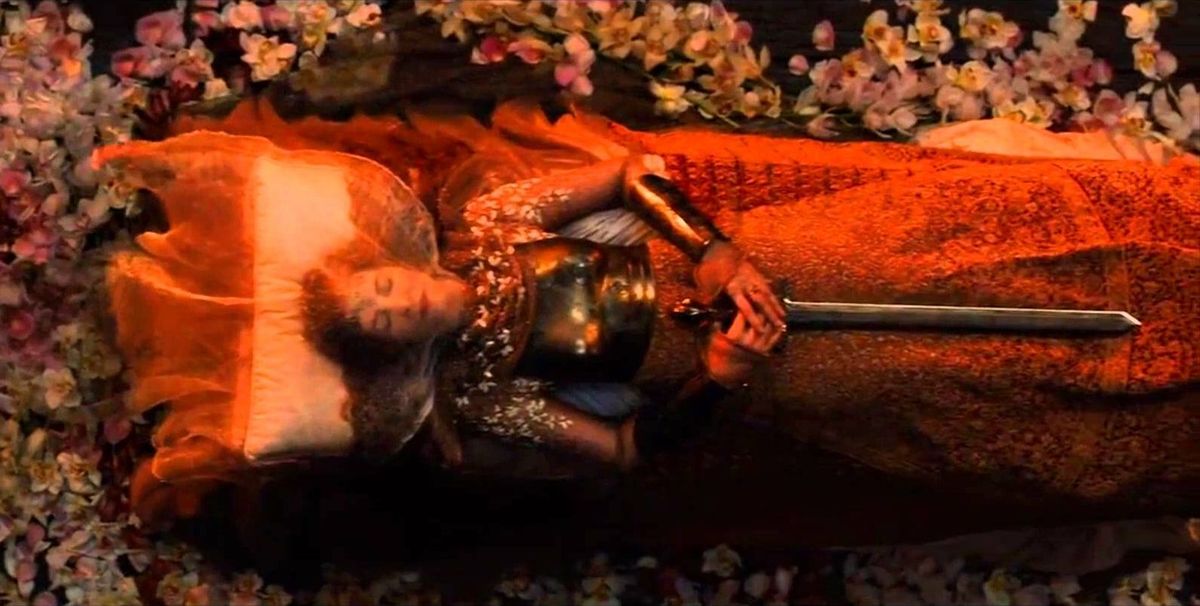Frigga morta em Thor The Dark World (Rene Russo)