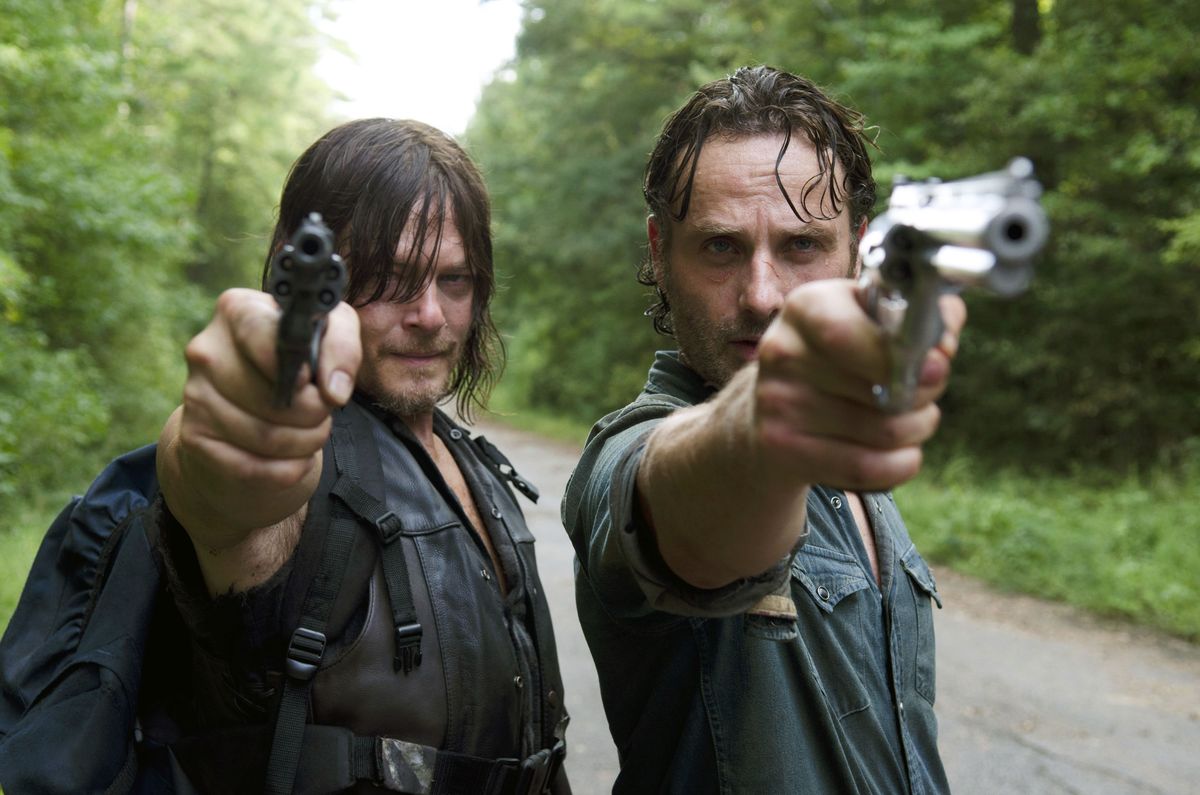 Norman Reedus como Daryl Dixon e Andrew Lincoln como Rick Grimes em The Walking Dead S06E10: